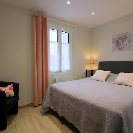 ピュイスガン Les Raisins Du Bonheur Bed & Breakfast エクステリア 写真